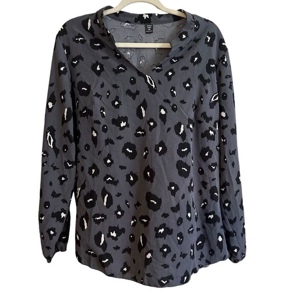 SHEIN Tops - Shein Curve Blouse Women 2XL Gray Leopard Print V-Neck Long Sleeve Top